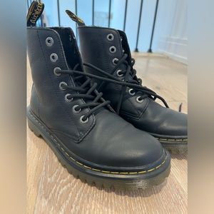 1460 8-Eye Boot in Black
Dr. Martens